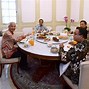 Jokowi Makan Bareng Menteri